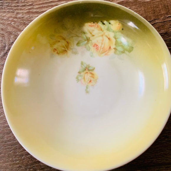 Vintage Germany Hand-Painted
Yellow Roses Serving Bowl - Picture 9 of 15
